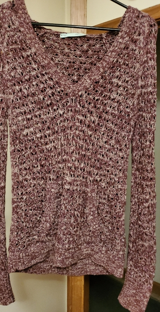 Maurices size M maroon.